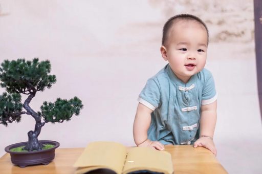 山东宝宝爱吐奶是什么原因